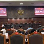 Panas! MK Sidangkan Gugatan Pendidikan Gibran Malam Ini