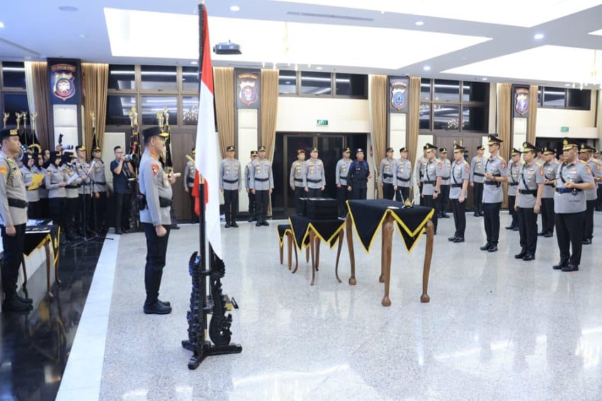 Gebrakan Kapolri Baru: 12 Kombes Pol Resmi Digeser!