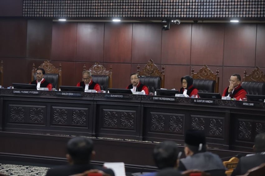 Gibran Gagal Didiskualifikasi, MK Tolak Gugatan!