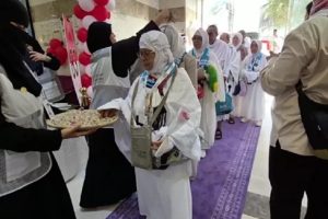 Suara Media 18 Jemaah Wanita Membludak, DPR Minta Petugas Haji Ditambah!