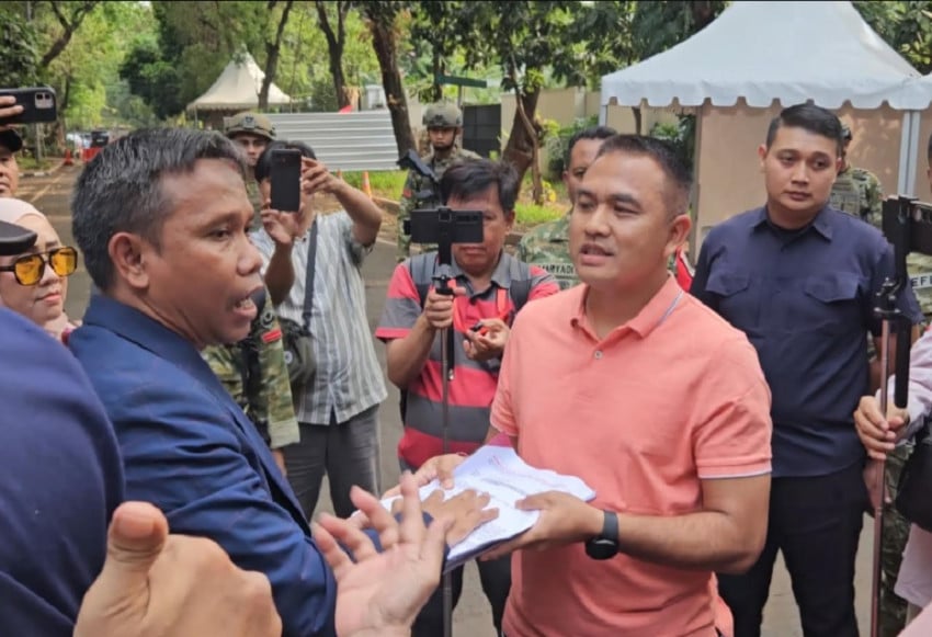 Gibran Didorong Mundur, ARM Datangi Prabowo!