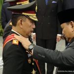 Prabowo Beri Penghargaan Tertinggi ke Kapolri & Komjen