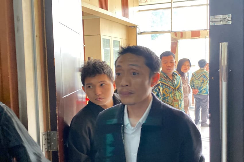 Sidang Dokter Tifa Memanas! Kuasa Hukum Protes!
